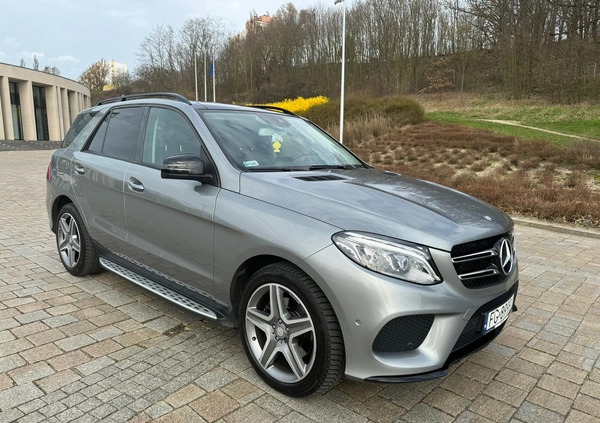 Mercedes-Benz GLE cena 141000 przebieg: 167000, rok produkcji 2015 z Opoczno małe 121